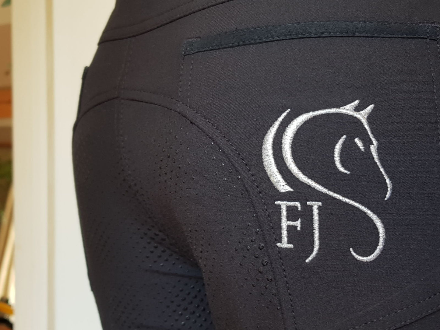 Ladies silicone grip breeches in black